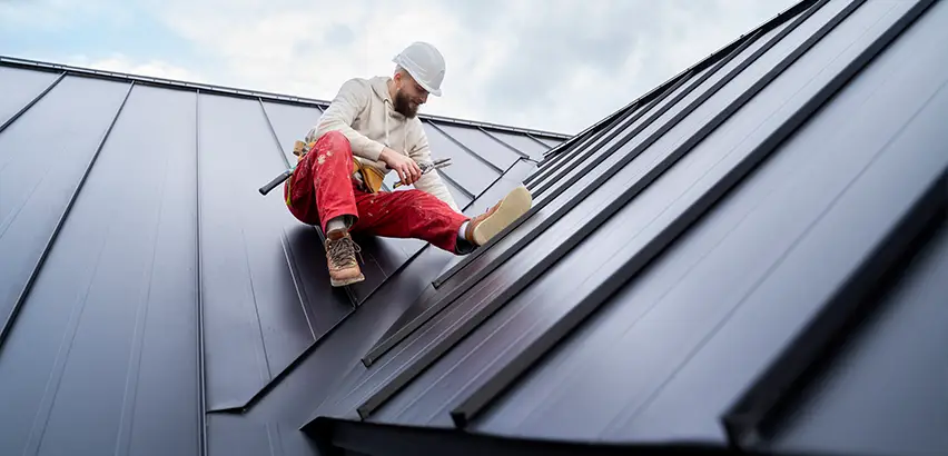 Professional Roof Valley Installation Services in North Chicago, IL