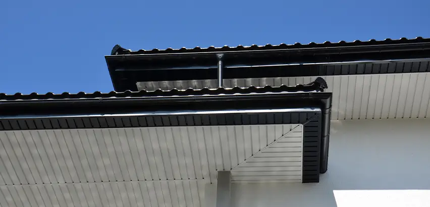 Roof Overhang Repair in North Chicago